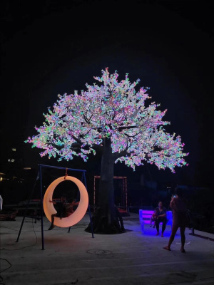 Новогодний декор дерево и качели