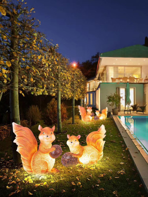 Новогодний декор дизайн белочки